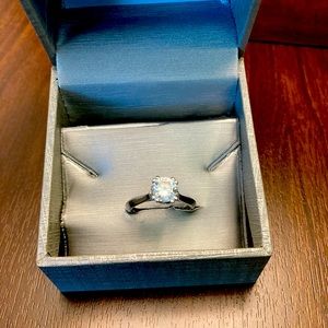 18 K round white gold